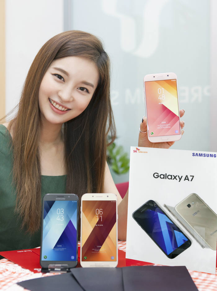 samsung galaxy a7 (2017) with bixby support launched in south korea