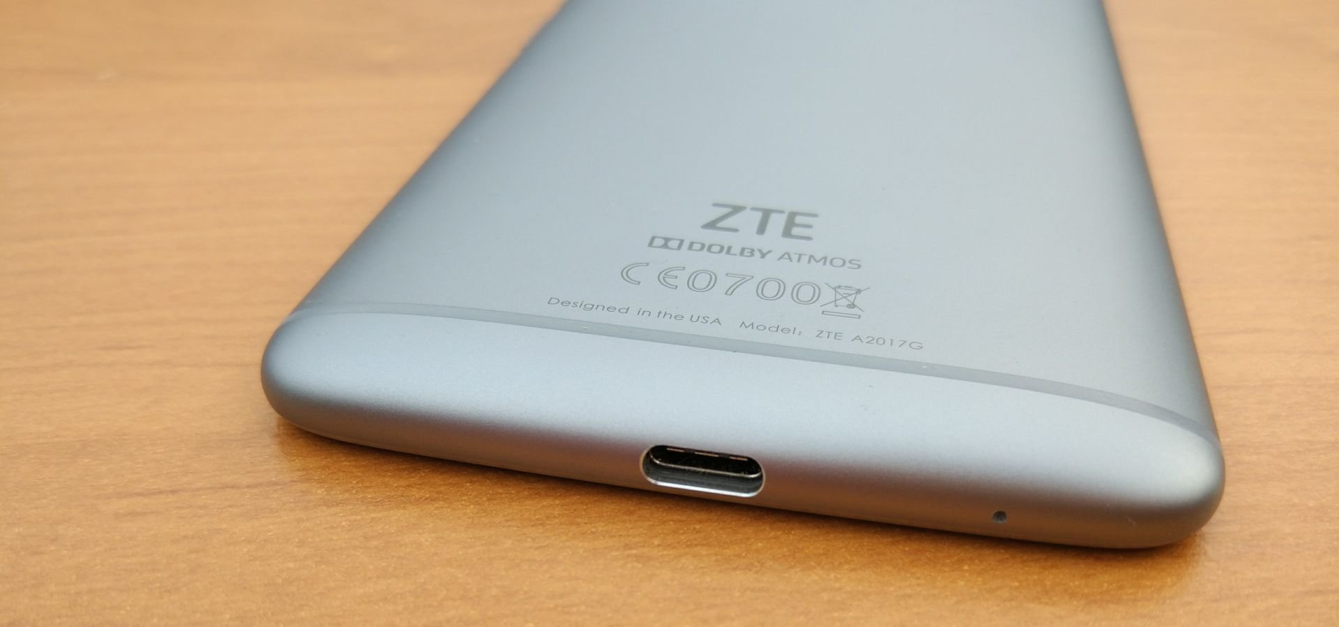 zte may launch axon m with foldable display as early as next month