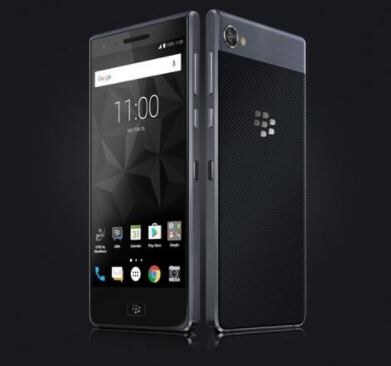 BlackBerry Motion front and back