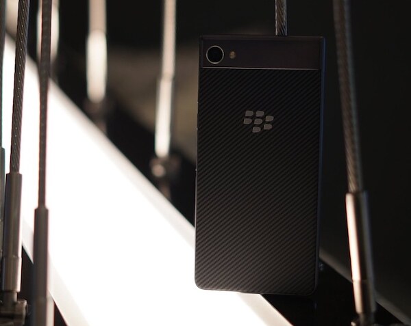 BlackBerry Motion back