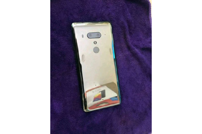 camera samples of the alleged htc u12+ appears online