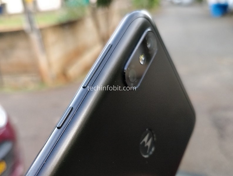 moto one power hands-on images appears online